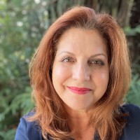 Elaine Lucia