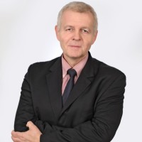 ROBERT GUZIK