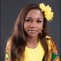 Ursula Mendome, Miet