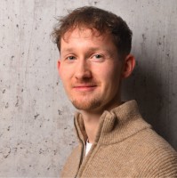 Lukas L.