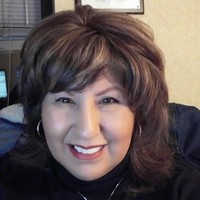 Annie Apodaca, Lmsw