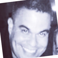 Robert J Castro