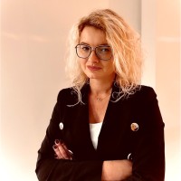 Nina Rędzia, Phd
