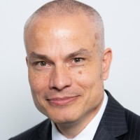 Dr. Volker Howe