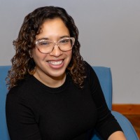 Lauren Enos, Llmsw