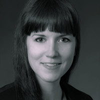 Dr. Simone D.