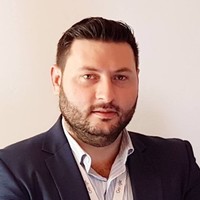 ✉ George Rășchitor