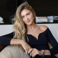 Julia Conley