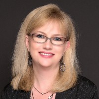 Peggy McGinnis, Online Marketing Strategist