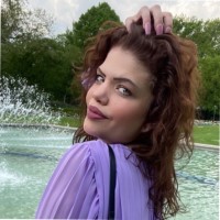 Nadine Medina B