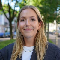 Isabelle Van der Mee