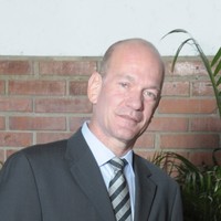 Luis F Feo