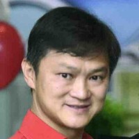 Warren Lee