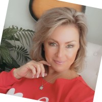 Jennifer L B.