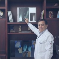 Dr. Patricio Robles Neira