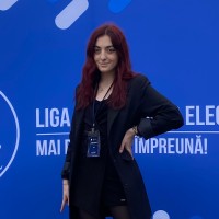 Alexandra Dina