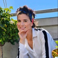 Paula de la C. Almeida