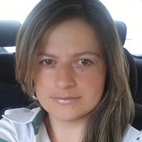 Junia de Oliveira Garcia Araújo