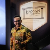 Yusron Ambary