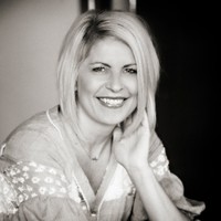 Elizabeth (Liz) Larsen