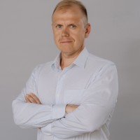 Евгений Тихонов