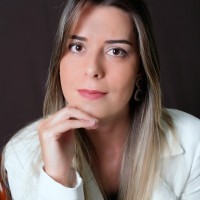 Míriam Almeida