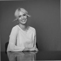 Eleanor Loxton