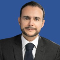 Roberto Flores Oviedo