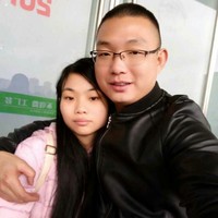 何小均