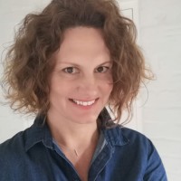 Robyn McLean