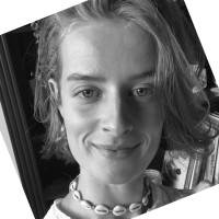 Laura Stoop