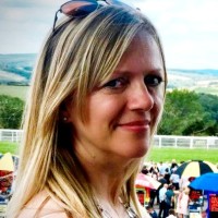 Lynnie Farrant