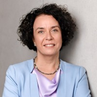 Dr. Julia Kropf