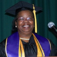 Lisa V Cunningham