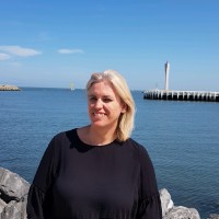 Denise Knoors