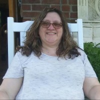 Kelly Lynch