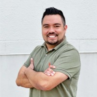 Robert Aviña