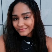 Larissa Loures