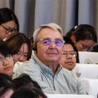 John Kent 柯景腾