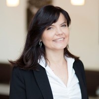 Karin Artner
