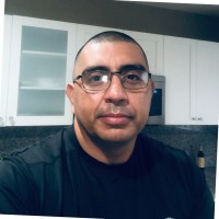 Eduardo Flores