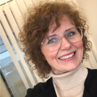Anna Zolland