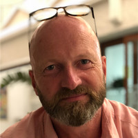 Ian Hampton