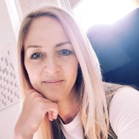 Szilvia Gyonfalvi