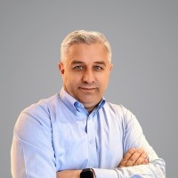 Adil B.