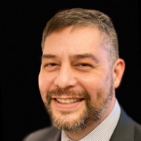 Robert Lara