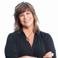 Dr. Elizabeth Wynter