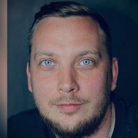 Андрей Попов