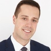 Chris Gonari, Cpa