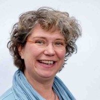 Eszter De Kleine